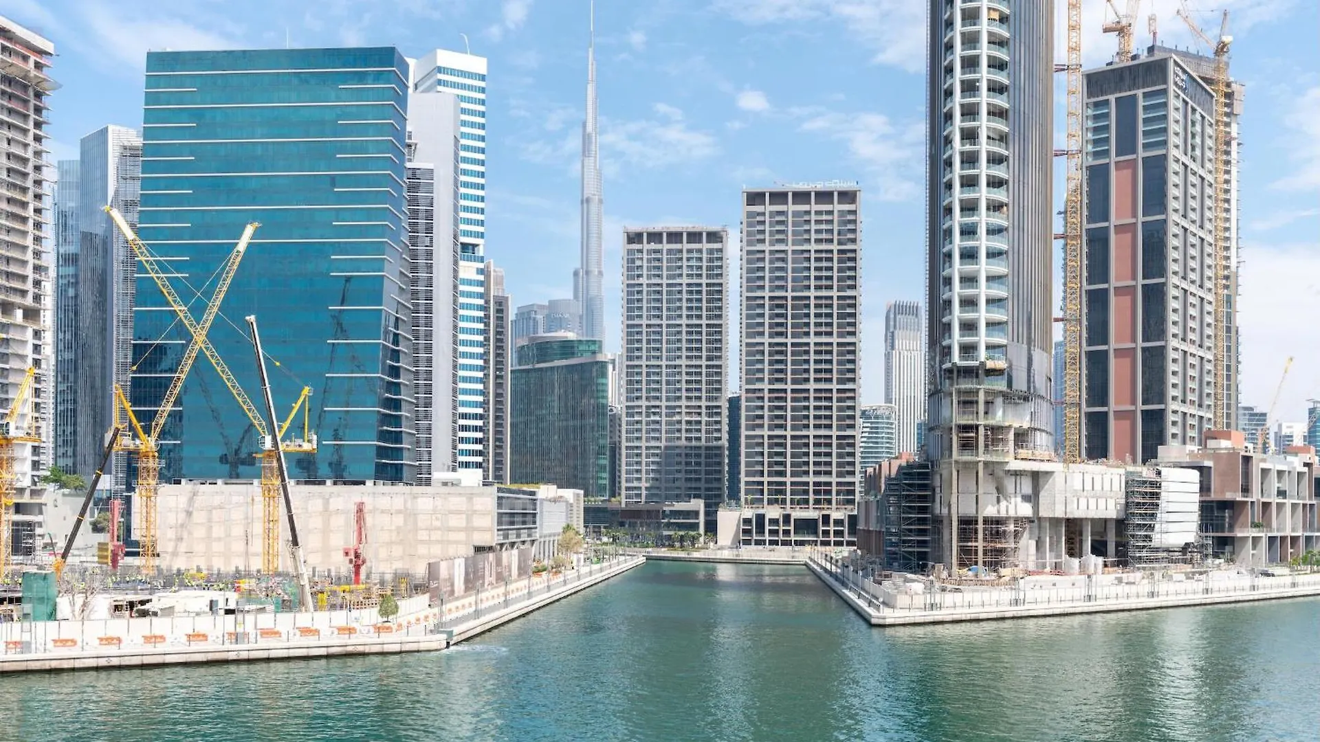 Bnbnova - 1Br - Panoramic Canal & Dubai Skyline View Apartment