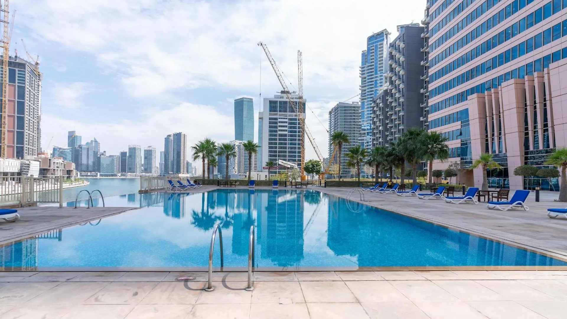 Bnbnova - 1Br - Panoramic Canal & Dubai Skyline View 0*,