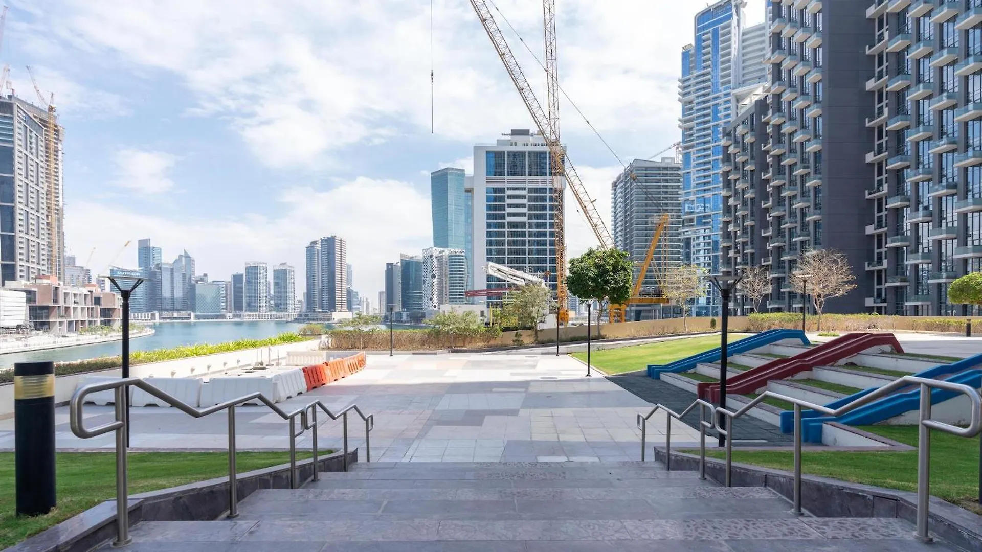 Bnbnova - 1Br - Panoramic Canal & Dubai Skyline View