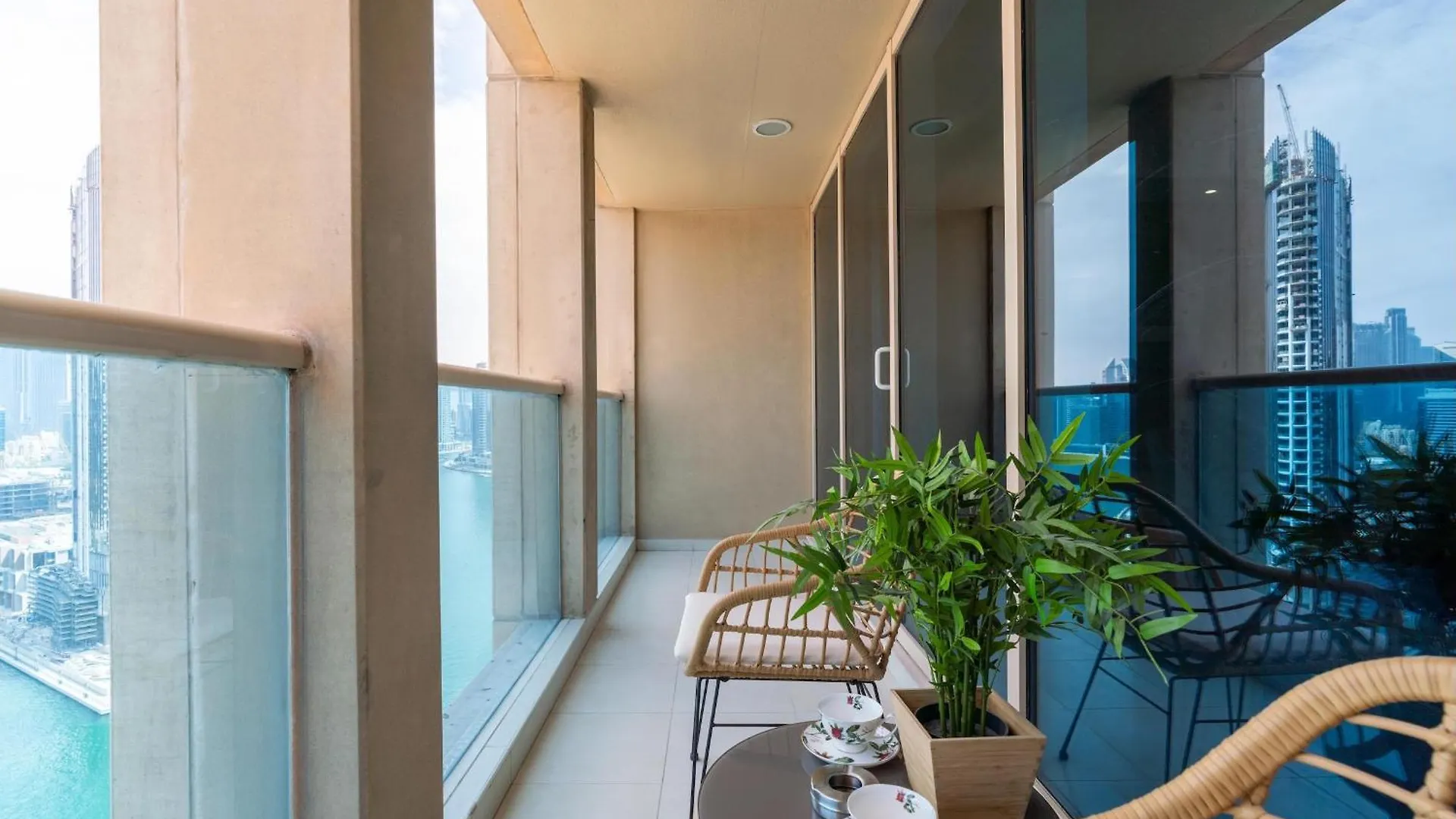 Apartment Bnbnova - 1Br - Panoramic Canal & Dubai Skyline View