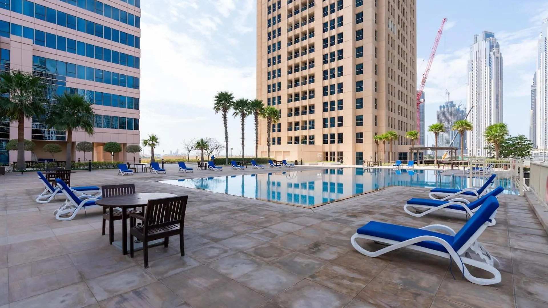 Bnbnova - 1Br - Panoramic Canal & Dubai Skyline View Apartment