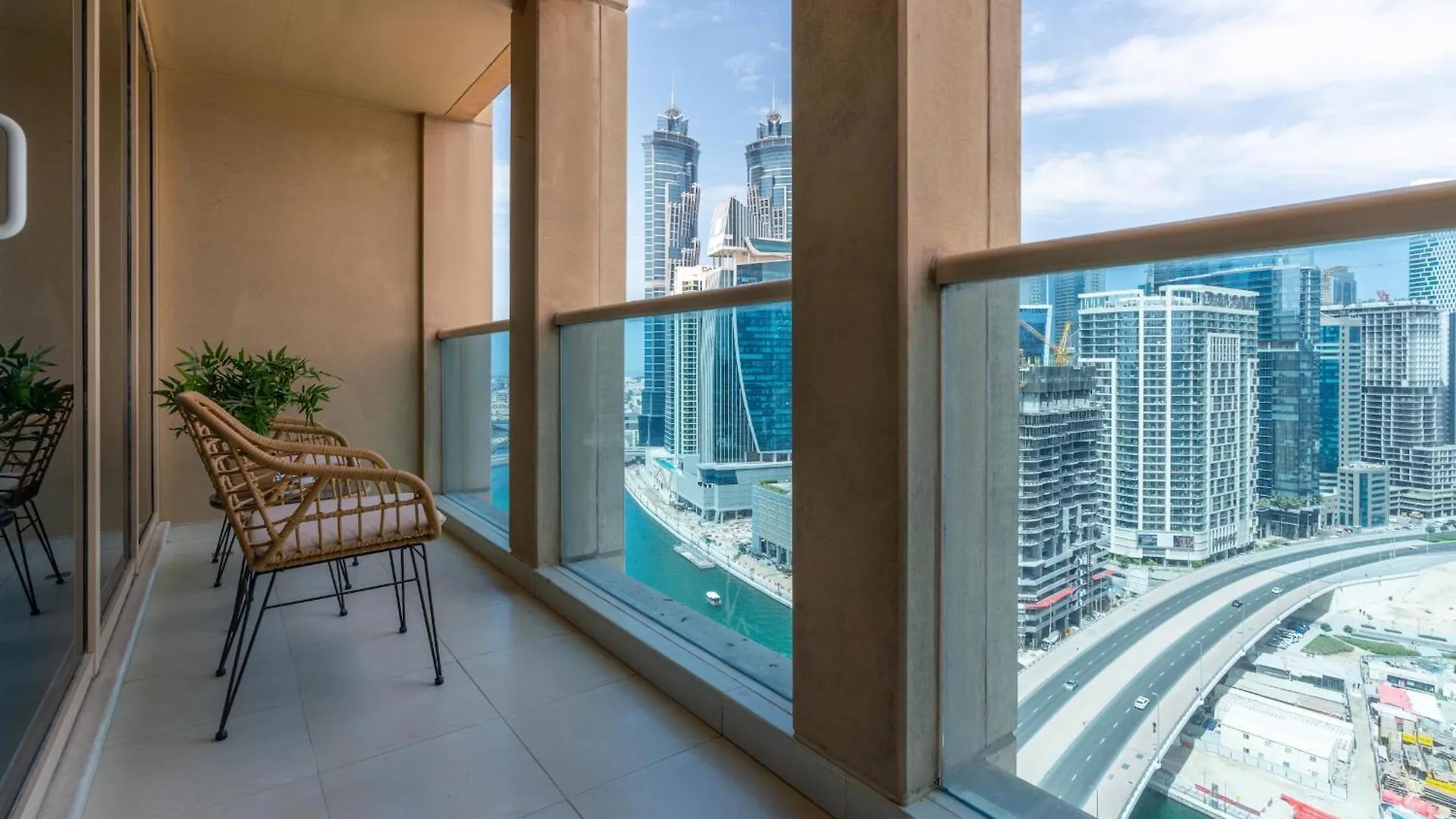 Bnbnova - 1Br - Panoramic Canal & Dubai Skyline View 0*,  United Arab Emirates