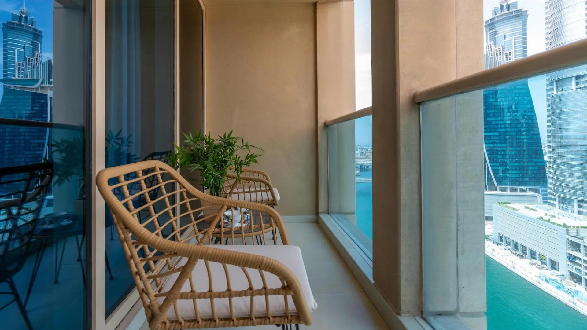 Apartment Bnbnova - 1Br - Panoramic Canal & Dubai Skyline View United Arab Emirates