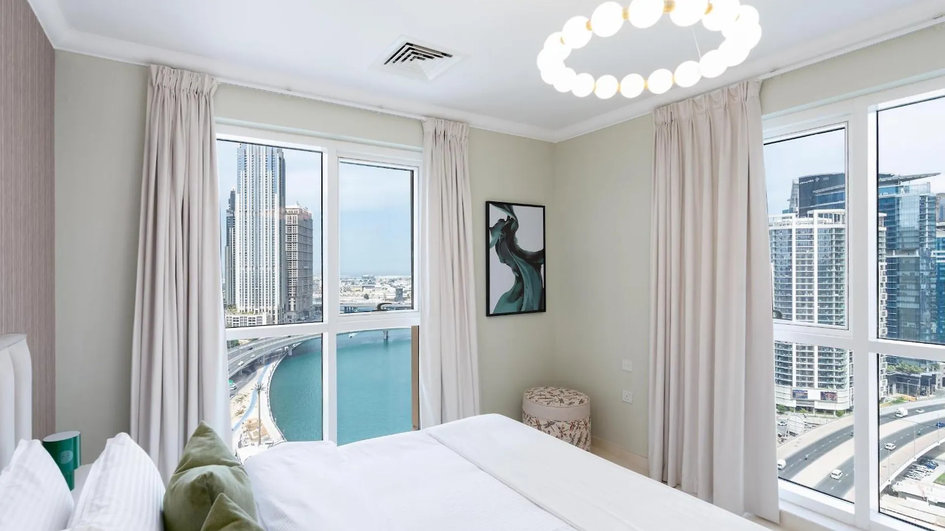 Apartment Bnbnova - 1Br - Panoramic Canal & Dubai Skyline View